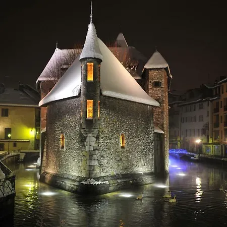 Les Sainte Claire *